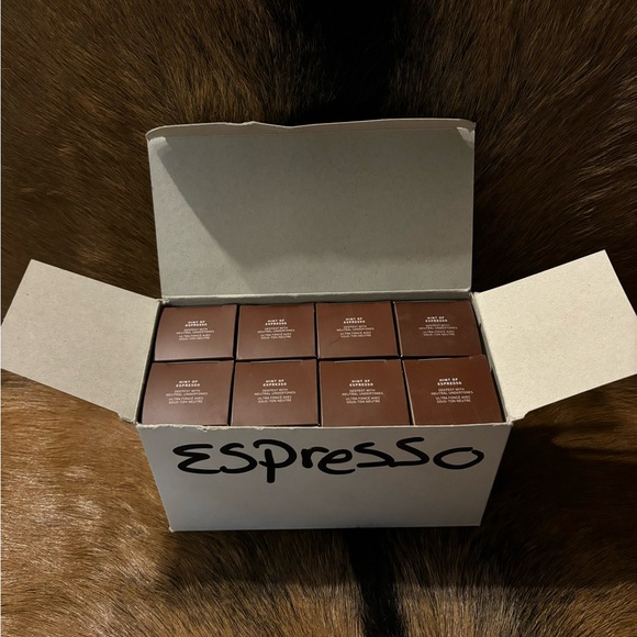 8 pack MORPHE Hint Of Espresso | Hint Hint Skin Tint - Picture 3 of 9